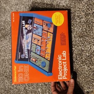 RadioShack Vintage 30 in One Electronic Projects Lab